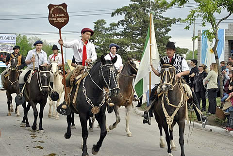 FOTO: Fiesta de la Tierra del Cald&eacute;n en Guatrach&eacute;