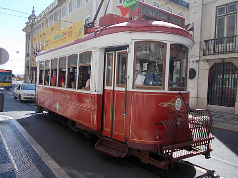 A Europa en barco, auto y avi&oacute;n