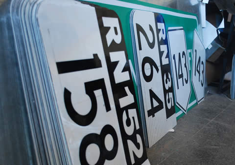 Vialidad Nacional renueva carteler&iacute;a en rutas