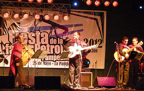 Fiesta de la Alfalfa y el Petr&oacute;leo Pampeano 2012