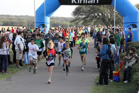 El atletismo y la m&uacute;sica reuni&oacute; a miles de personas en Parque Luro