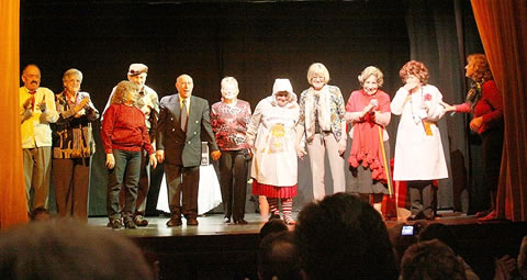 El grupo de Teatro “Brisas de Plata” llen&oacute; el Auditorio del CMC