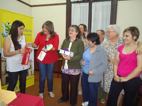 Alicia Pastor present&oacute; en Am&eacute;rica el libro &ldquo;Artesano de la Vida&rdquo;