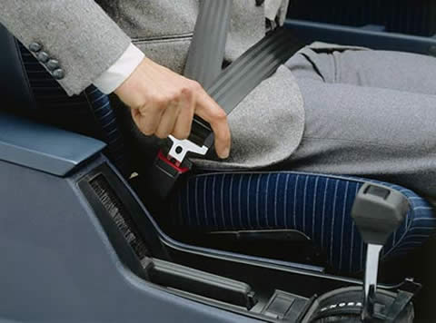 uso del cintur&oacute;n de seguridad