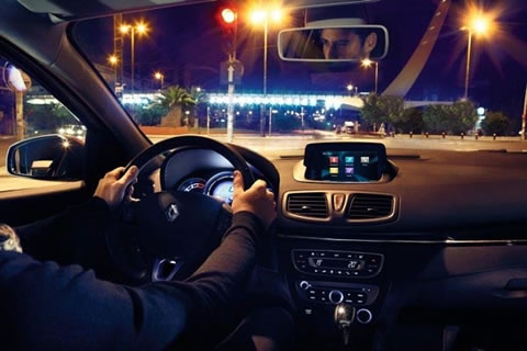 Renault Fluence 2014 incorpora la nueva tecnolog&iacute;a “R-Link”