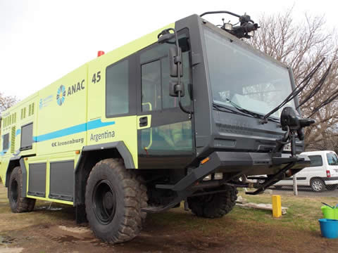 veh&iacute;culo de extinci&oacute;n de incendios y rescate