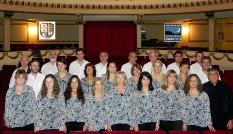 Coral &ldquo;M&eacute;danos y Luna&rdquo;